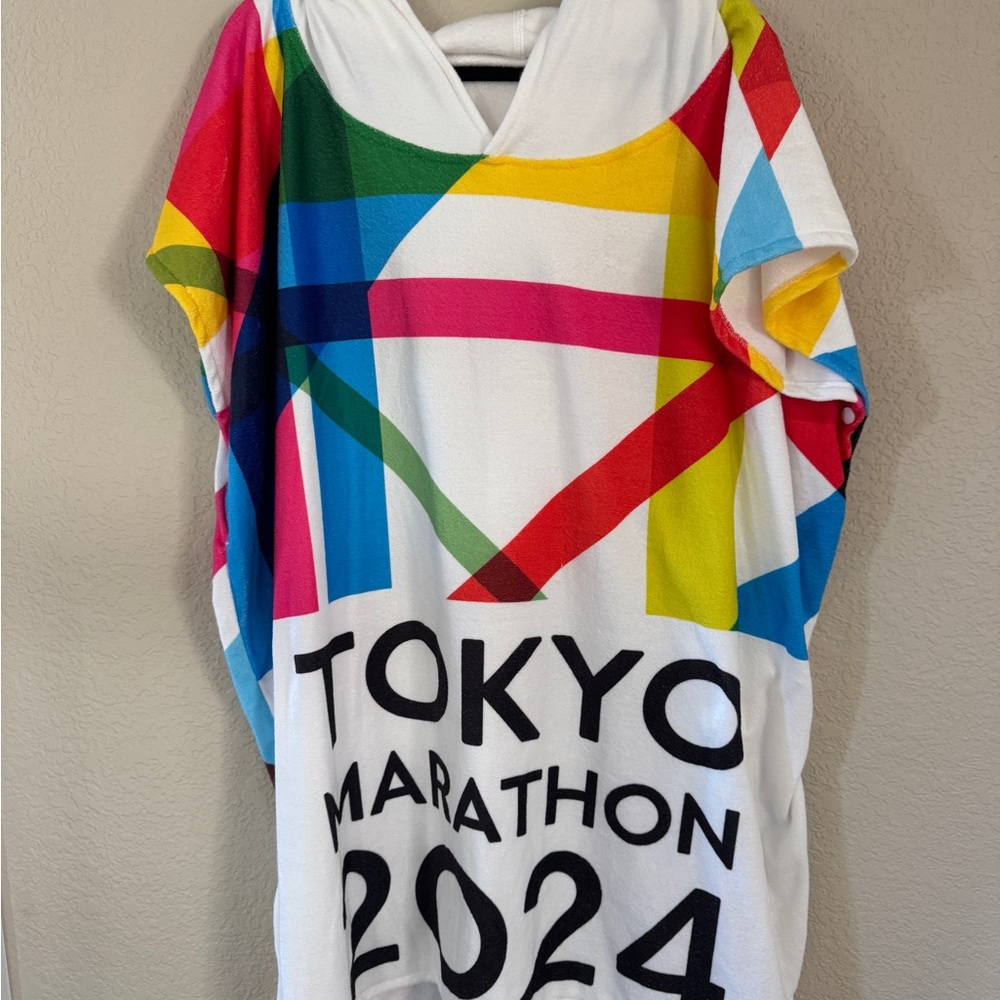 Colorful Tokyo Marathon 2024 Fleece Runners Poncho Rare Finisher